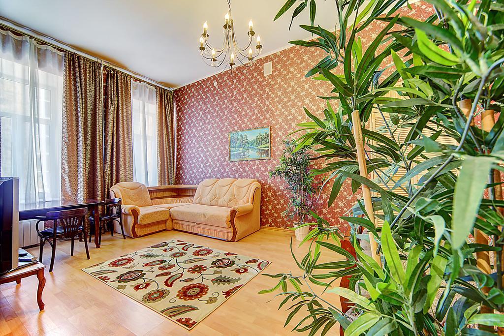 Sutkipeterburg Petrogradskaya Apartment Saint Petersburg Room photo